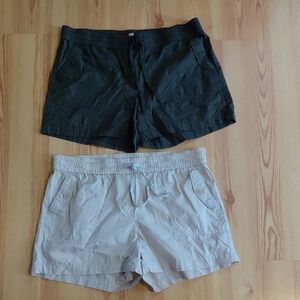 LOFT Women's Cargo Shorts in Green  and Cream